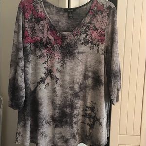 Plus size knit floral top
